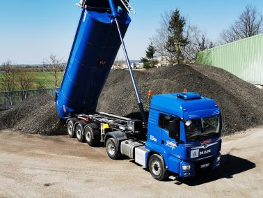 Schüttgüter zur Baustelle