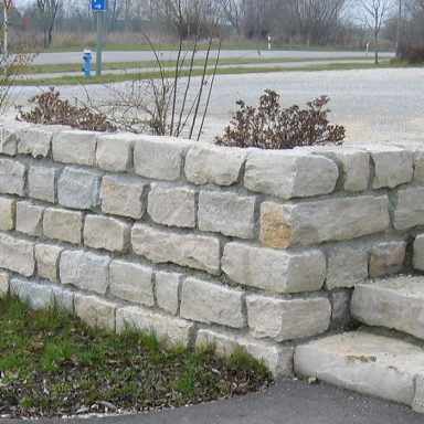 Jurakalk Mauersteine klein als Natursteinmauer Hangabsicherung