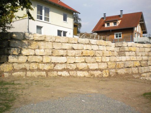 Hangabsicherung mit Jura Quadersteinen